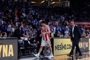 ŠMEKERSKI POTEZ TEODOSIĆA: Evo šta je rekao upravi Zvezde nakon izbacivanja sa utakmice sa Efesom! (VIDEO)