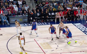 NI BOGDAN OVO NE MOŽE DA STIGNE: Jokić šokirao Amerikance asistencijom sa celog terena! (VIDEO)