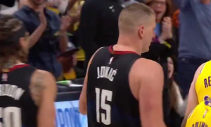 GDE SI POŠAO NA JOKIĆA? Nikola poslao Dejvisa po „burek“, pa ovim potezom vratio Denver u život! (VIDEO)