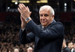 NEMA DOIGRAVANJA, ALI TU JE OGROMNA LJUBAV ZA OBRADOVIĆA: Grobari dočekali Žoca kako dolikuje legendarnom treneru! (VIDEO)