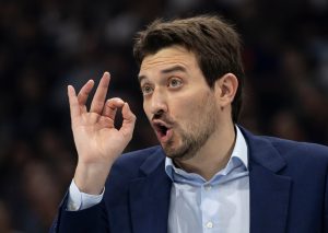 BEOGRAD JE NAJBOLJI GRAD: Trener Valensije nahvalio Grobare i Srbiju! (VIDEO)