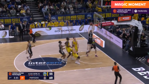 EVROPA ODUŠEVLJENA KUCANJEM SMAJLIJA: Alen fantastično zakucao Albu i oduševio navijače širom kontinenta! (VIDEO)