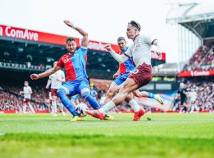 SITI SE MUČIO, PA RAZBIO RIVALA: Sa četiri gola u mreži Palasa nastavili trku za šampiona Engleske! (VIDEO)