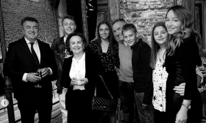 LEGENDE NE UMIRU: Ćerka Radomira Antića jednom porukom na dan očeve smrti rasplakala Srbiju! (FOTO)