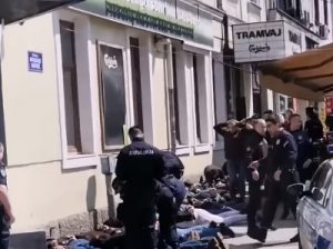 EPILOG TUČE U CENTRU BEOGRADA: Delije napale Grobare, uhapšeno više od 50 navijača! (VIDEO)
