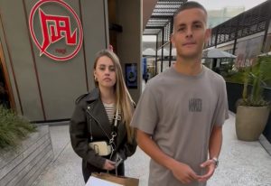 ČUVENI FOTOGRAF NALETEO NA JOVELJIĆA: Ostavio mu uspomenu za ceo život, a nije ni provalio o kome se radi! (VIDEO)