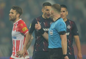 PARTIZAN SE PONOVO OGLASIO: Crno-beli posebno besni zbog ove odluke sudije Ilića (VIDEO)