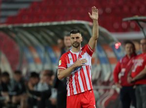 ALEKSANDAR DRAGOVIĆ DOBIO VELIKU NAGRADU: Doskorašnjem kapitenu Zvezde odato priznanje od strane austrijskog saveza! (VIDEO)