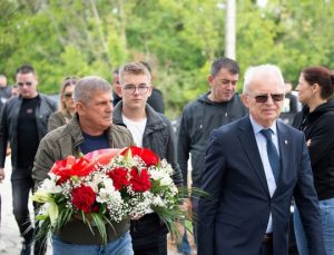 ZVEZDA SE POKLONILA ŽRTVAMA MASAKARA: Dirljiv gest prvaka Srbije povodom godišnjice tragedije