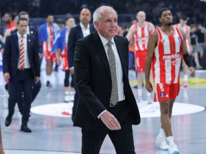 (TVITOVI) GROBARI BESNI NA OBRADOVIĆA: Navijači Partizana za sve krive legendu srpske košarke!