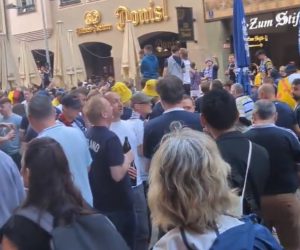 INVAZIJA ŠKOTA U NEMAČKU: Preplavili ulice Minhena, ima ih oko 200.000 hiljada i navijaju za Srbiju protiv Engleske! (VIDEO)