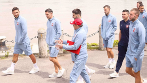 ORLOVI PROŠETALI BEČOM, PA SE I SELEKTOR ISTEZAO PORED DUNAVA: Neverovatno dobra atmosfera među igračima! (FOTO)