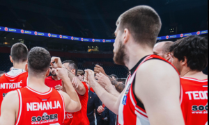 KK CRVENA ZVEZDA – ŠAMPION KLS: Crveno-beli podigli pehar pred navijačima u Pioniru! (VIDEO)