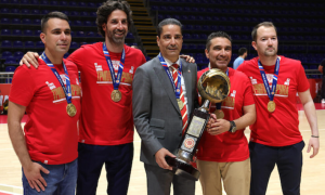 SFEROPULOS ODUŠEVIO DELIJE JEDNIM POTEZOM: Evo šta je uradio trener Zvezde na dodeli pehara KLS! (FOTO)