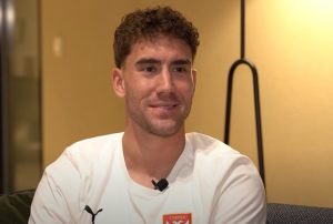 VLAHOVIĆ OTVORENO O SVEMU PRED EURO: Od Ibrahimovića, preko knjige Džordanovog trenera, do Đokovića! (VIDEO)