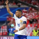 NAZIVALI GA MAJMUNOM: Mbape razmišljao o napuštanju reprezentacije!