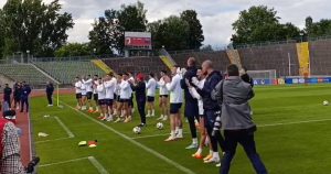 PRVI TRENING SRBIJE U NEMAČKOJ: Gotovo 3.000 ljudi bodrilo Orlove, Turci klicali ime Dušana Tadića! (VIDEO)