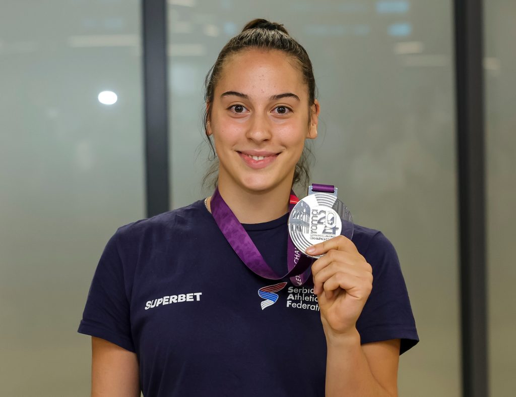 VILAGOŠ OPET NA POSTOLJU: Srpska atletičarka sjajnim hicem stigla do srebra na Kupu Evrope!