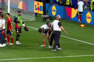 TEŠKA BRUKA ORGANIZATORA: Redar povredio kapitena Španije nakon polufinala EURA! (VIDEO)