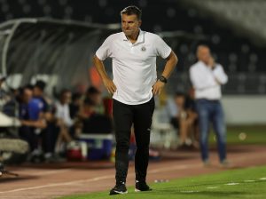 ALEKSANDAR STANOJEVIĆ NEZADOVOLJAN POSLE TESNE POBEDE: „Nije to ni blizu Partizan kakav želimo“ (VIDEO)