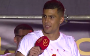 „KOSOVO JE SRBIJA“, ALI NA ŠPANSKI NAČIN: Rodri oduševio svoj narod političkom parolom koja bi mogla da mu napravi problem u Engleskoj! (VIDEO)