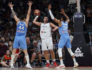 (POLUVREME) ODLIČNA SRBIJA VODI PROTIV GRČKE: Lopta se sjajno kreće u napadu, odbrana sve bolja i bolja!