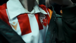 PRAKTIČNO ISTI KAO I PROŠLE SEZONE?! Novi dres Crvene zvezde nije doneo inovacije! (VIDEO)