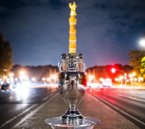 EVROPA DOBIJA NOVOG ŠAMPIONA: Hari Kejn konačno podiže trofej ili Jamal uz zlato proslavlja 17. rođendan (VIDEO)