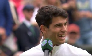 ALKARAZ IZVIŽDAN NA VIMBLDONU: Španac pecnuo Engleze pred veliko finale EURA! (VIDEO)