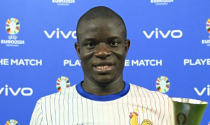 IGRAČ KOJI NEMA „HEJTERE“ SE VRAĆA NA VELIKU SCENU? Engolo Kante bi mogao biti ključno pojačanje ovog Premijerligaša!