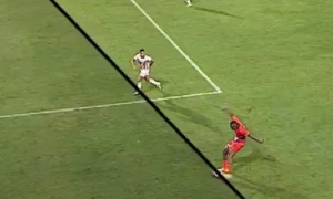 DA NIJE SMEŠNO, BILO BI TUŽNO: Bizarna greška VAR sudija kojoj se podsmeva ceo svet! (VIDEO)