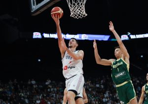 POTENCIJALNI PROBLEM ZA SRBIJU: Vanja sa bolnom grimasom napustio teren i nije se više vraćao!