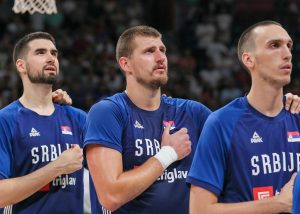 MVP IMA NAJSLAĐU PODRŠKU U ARENI: Jokićeva supruga i ćerka iz prvih redova bodre Orlove! (FOTO)