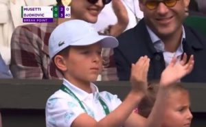 E TO JE PRAVA PODRŠKA: Novakov sin oduševio svet kako bodri oca! (VIDEO)