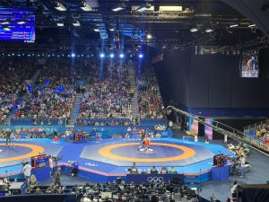 SRPSKI RUS ZGAZIO AMERIKANCA: Komarov rutinski izašao na kraj sa rivalom i plasirao se u narednu fazu OI!