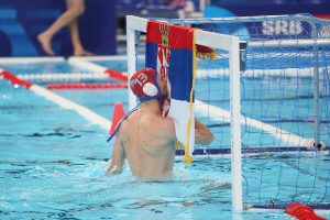 DIRLJIVE SCENE: „Bože pravde“ se orilo Parizom – Naši vaterpolisti su najbolji na planeti! (VIDEO)