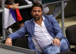 TIPSAREVIĆ POSLAO MOĆNU PORUKU: Uputio čestitike nakon Novakovog osvajanja zlata, pa naglasio ključnu ulogu jednog čoveka! (FOTO)