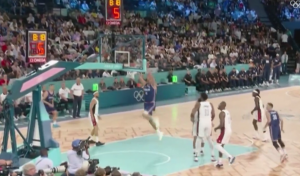 KO KAŽE DA JOKIĆ NE MOŽE DA ZAKUCA? MVP NBA lige šokirao Amerikance i zapalio internet! (VIDEO)