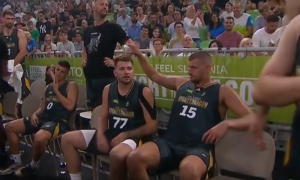 KOMIČNE SCENE NA OPROŠTAJU GORANA DRAGIĆA: Luka Dončić i Nikola Jokić u ulozi mlađeg i starijeg brata! (VIDEO)