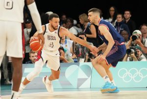 MAJSTOR STEF KARI SE OGLASIO NAKON POBEDE: „Srbija je sjajan tim, težak da se pobedi!“