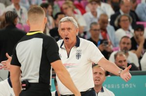 SUDIJE ODIGRALE MOŽDA I KLJUČNU ULOGU U PORAZU SRBIJE: Ako igraju najbolji igrači na svetu, moraju i da sude najbolje sudije!