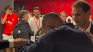 KAKAV SUSRET DVA VELIKA ŠAMPIONA: Nova superzvezda Reala poklonila Rafi Nadalu dres! (VIDEO)