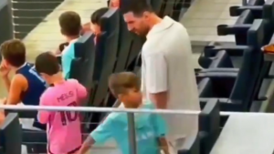 ONO KAD MORAŠ DA SE POZDRAVIŠ SA MESIJEM: Klinac čuvenog napadača teška srca morao da se vrati do Argentinca! (VIDEO)