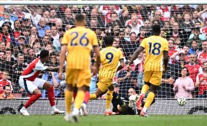 PRVI KIKS ARSENALA U SEZONI: Imali prednost, a onda je crveni karton promenio tok utakmice! (VIDEO)