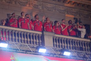 SJAJNE SCENE: Vaterpolisti uz ovu legendarnu muziku izašli na balkon! (VIDEO)