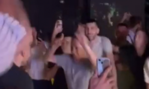 OVAKO JE IZGLEDAO SINOĆNI PROVOD: Kari Pešić se sjajno uklopio i bio zvezda večeri! (VIDEO)