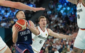 ALEKSA RAZBIJA NEMCE, ČOVEK JE ŽIVA ENERGIJA: Avramović neverovatnom sekvencom nokautirao svetskog prvaka! (VIDEO)