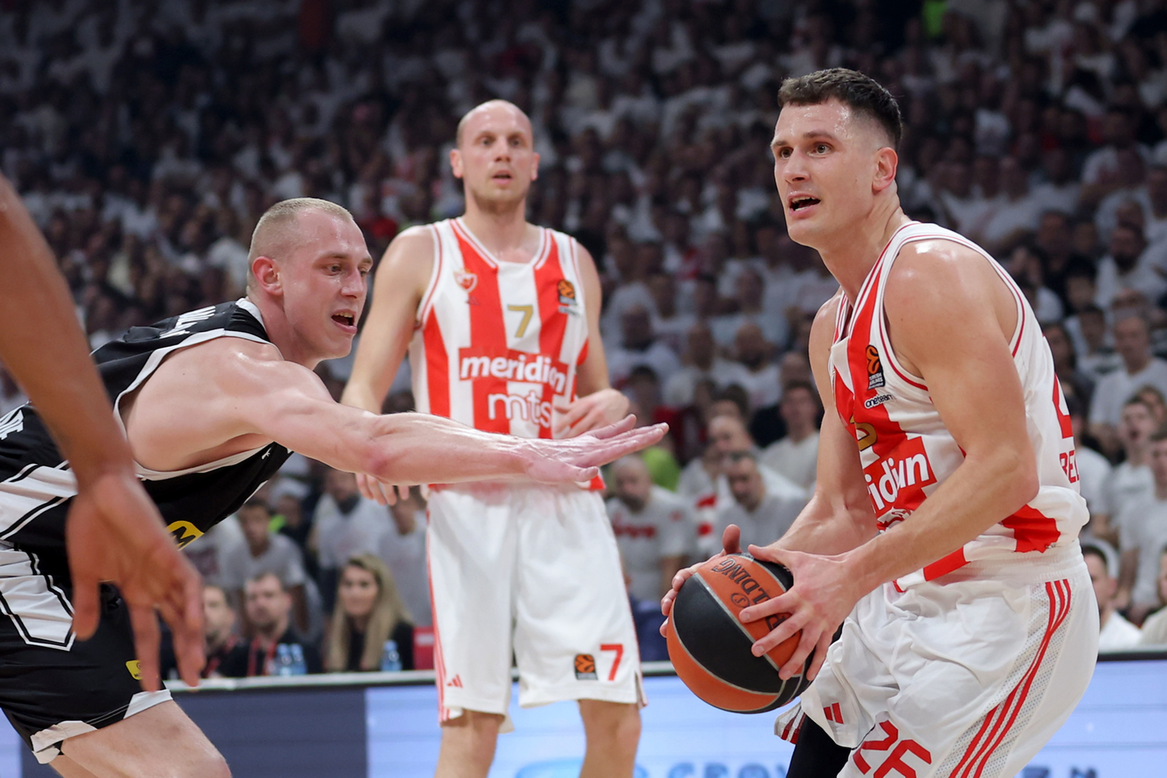 Crvena Zvezda v Partizan, Euroleague basketball match, regular season, round 19