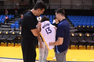 DIRLJIVE SCENE: Sin Dejana Milojevića dobio prelep poklon pred start Megine utakmice! (VIDEO)