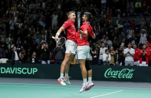 SRBIJA OSTAJE U DEJVIS KUP ELITI: Nole i Hamad pobedili grčke predstavnike!